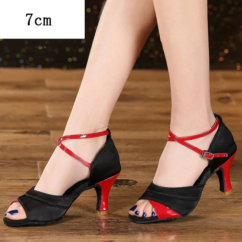 Souliers de danse latine femme — Katowice - vue extérieure