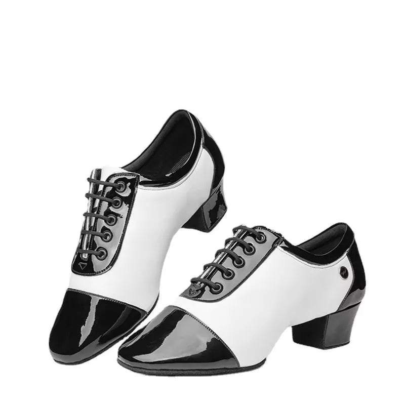 Souliers de danse latine homme — Enveloppé