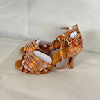 Souliers de tango femme — Collier - vue de profil