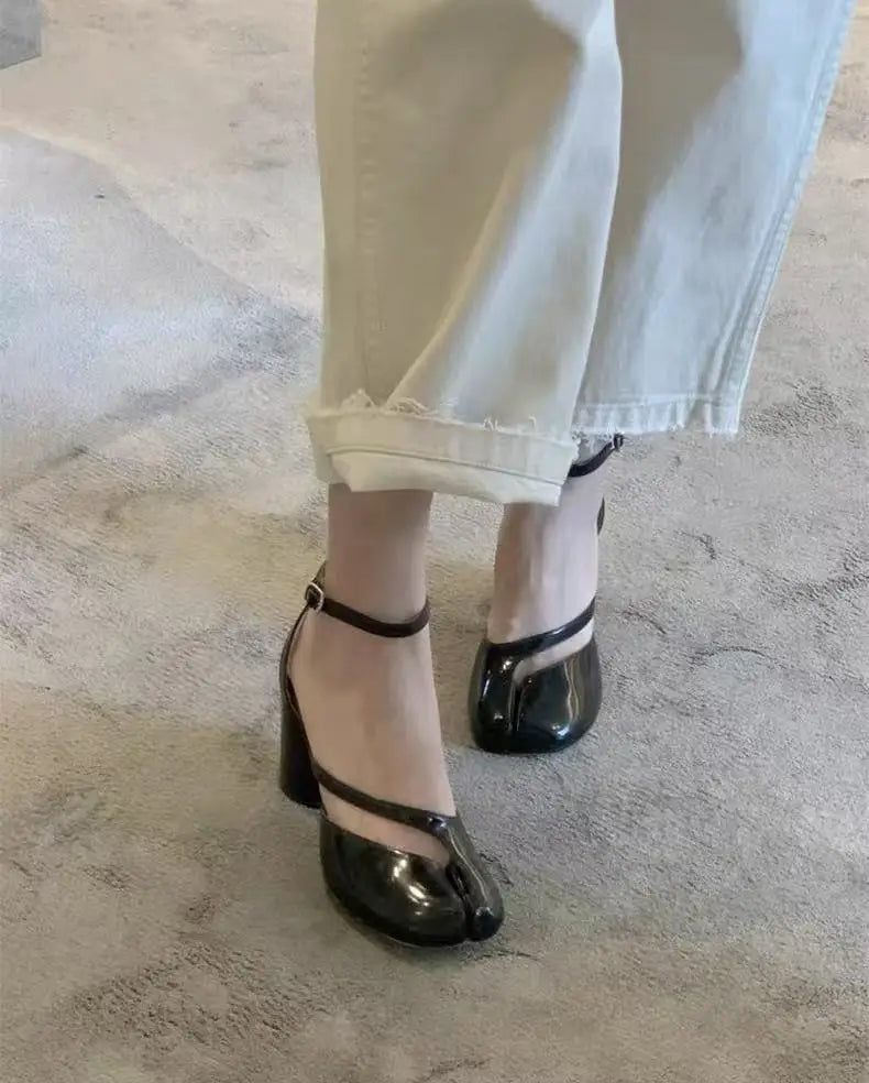 Chaussures de danse femme cuir verni noir — Allegra - vue rapprochée